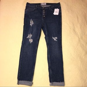 New women’s Free People skinny/ripped Jeans!